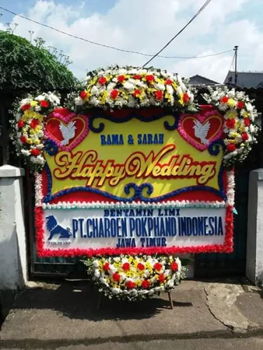 Karangan Bunga Pernikahan Wua-wua